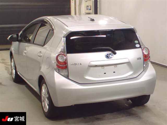 2014 Toyota Aqua G auction photo 2