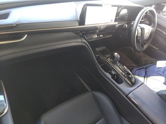 2024 Toyota Crown Sport スポーツZ(HEV) 4WD auction photo 3