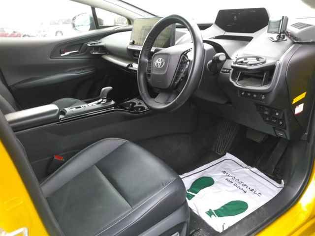 2023 Toyota Prius 4WD Z auction photo 3