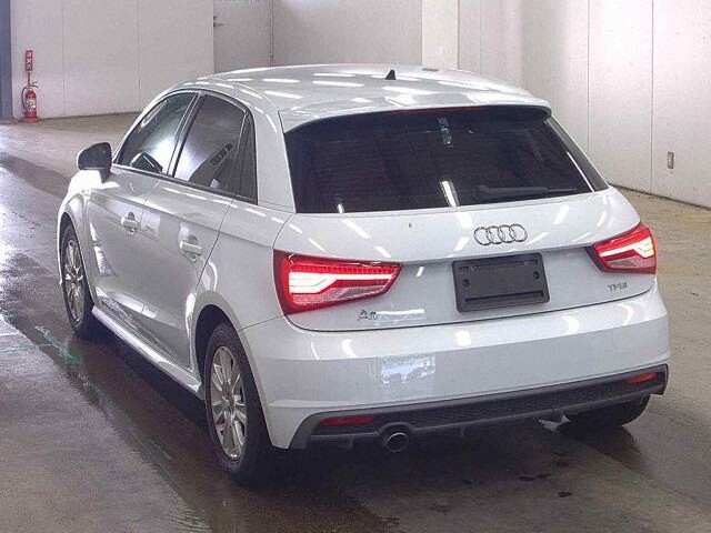 2015 Audi A1 Sportback 1STエディション auction photo 2