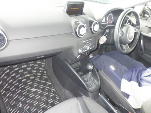 2015 Audi A1 Sportback 1STエディション auction photo 3