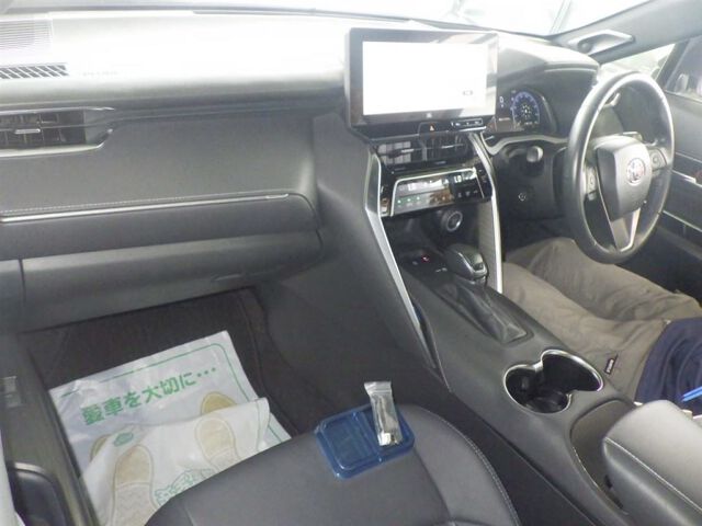 2023 Toyota Harrier Z auction photo 3