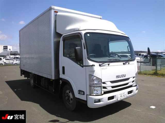 Japan Auction Vehicles 11 2015 Isuzu Elf Power gate 3t auction photo