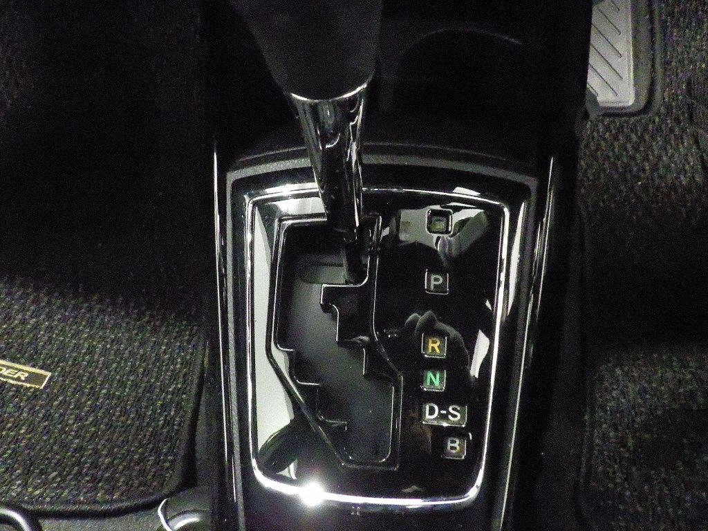 2016 Toyota Corolla Fielder 1.5G W×B auction photo 12