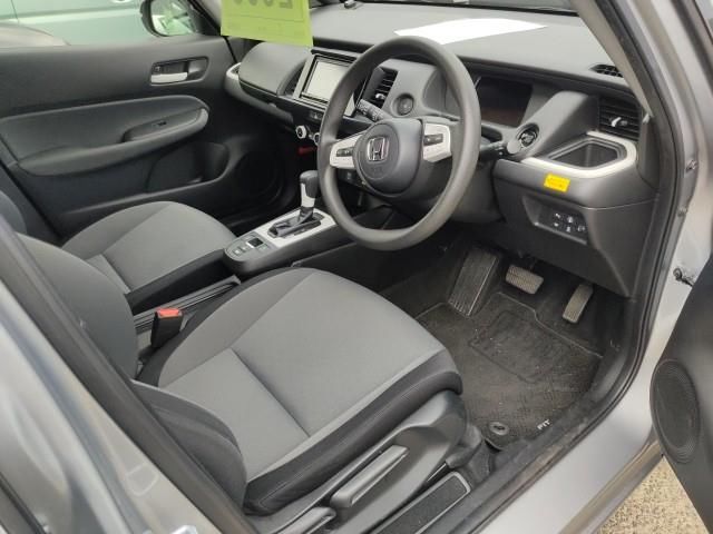 2020 Honda Fit 4WD Basic auction photo 3