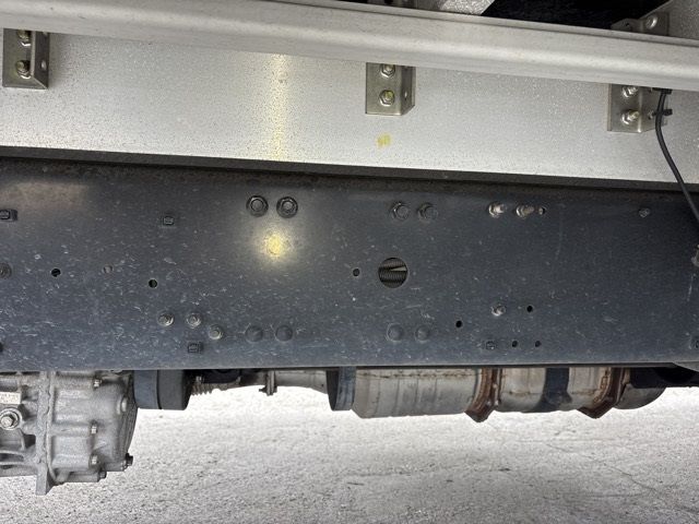 2018 Mitsubishi Fuso Fighter Aluminum Wing auction photo 11