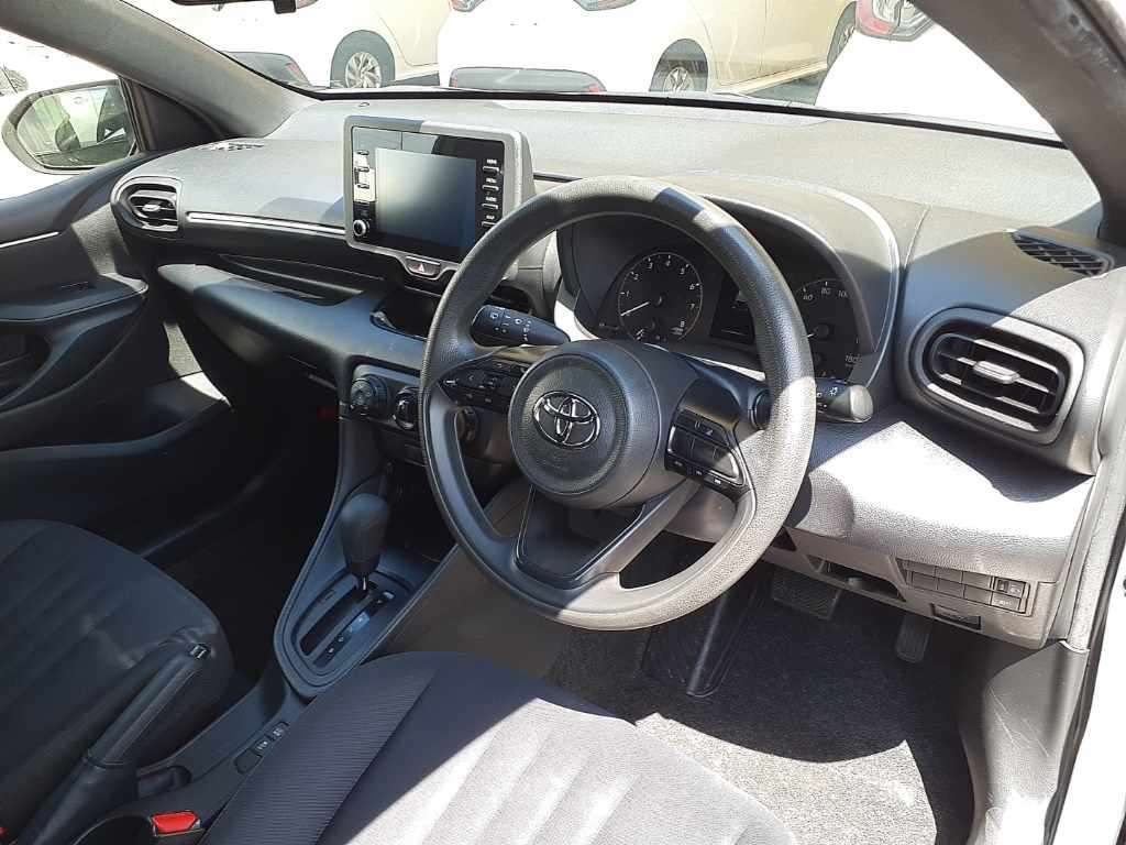 2022 Toyota Yaris X auction photo 9