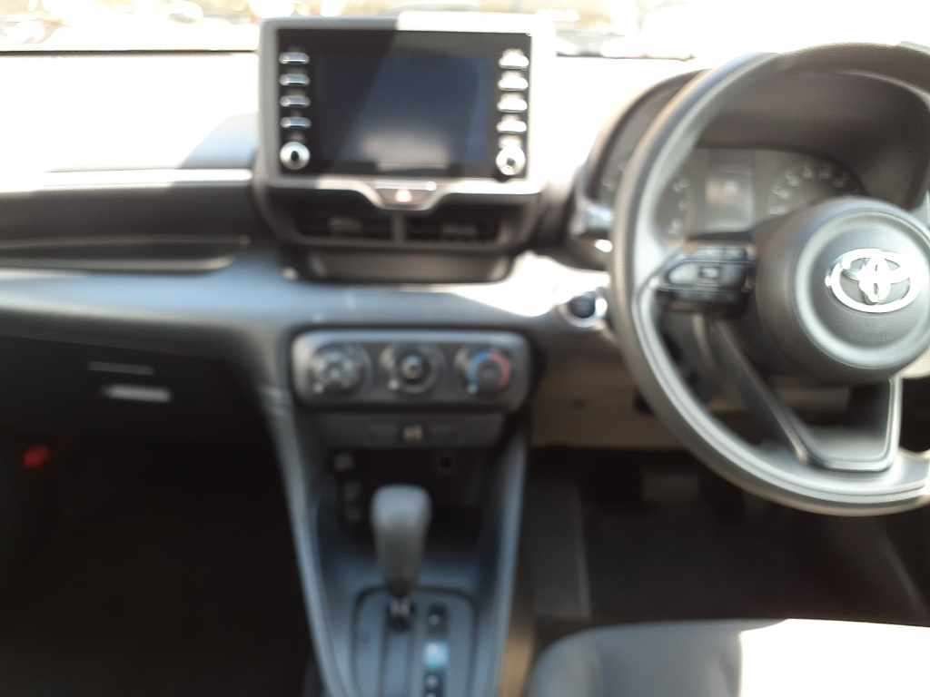 2022 Toyota Yaris X auction photo 11