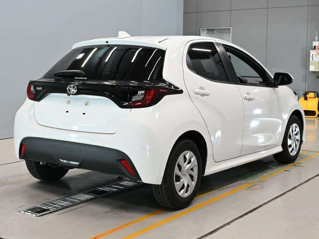 2022 Toyota Yaris X auction photo 2