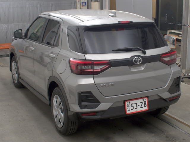2025 Toyota Raize 4WD X auction photo 2
