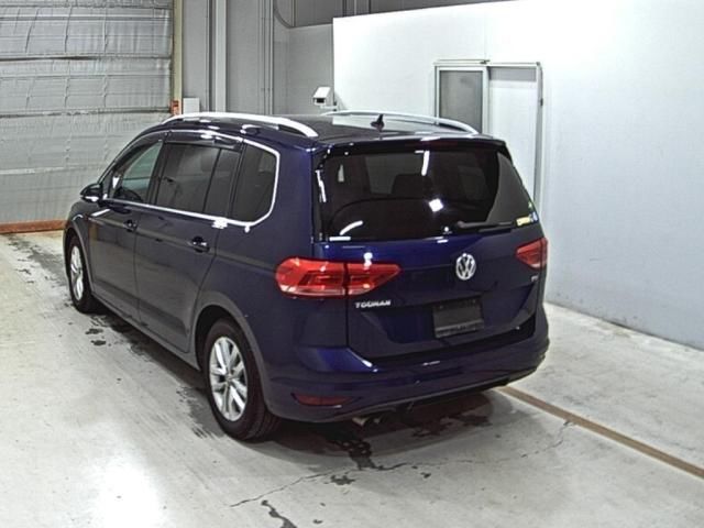 2017 Volkswagen ゴルフトゥーラン TSI コンフォートライン auction photo 2