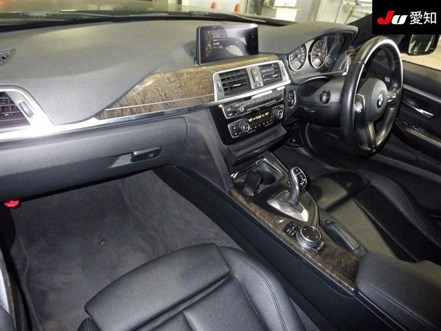 2016 BMW 3 Series Touring 320i xDrive スポーツ auction photo 3
