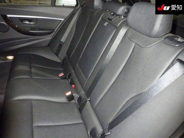2016 BMW 3 Series Touring 320i xDrive スポーツ auction photo 4