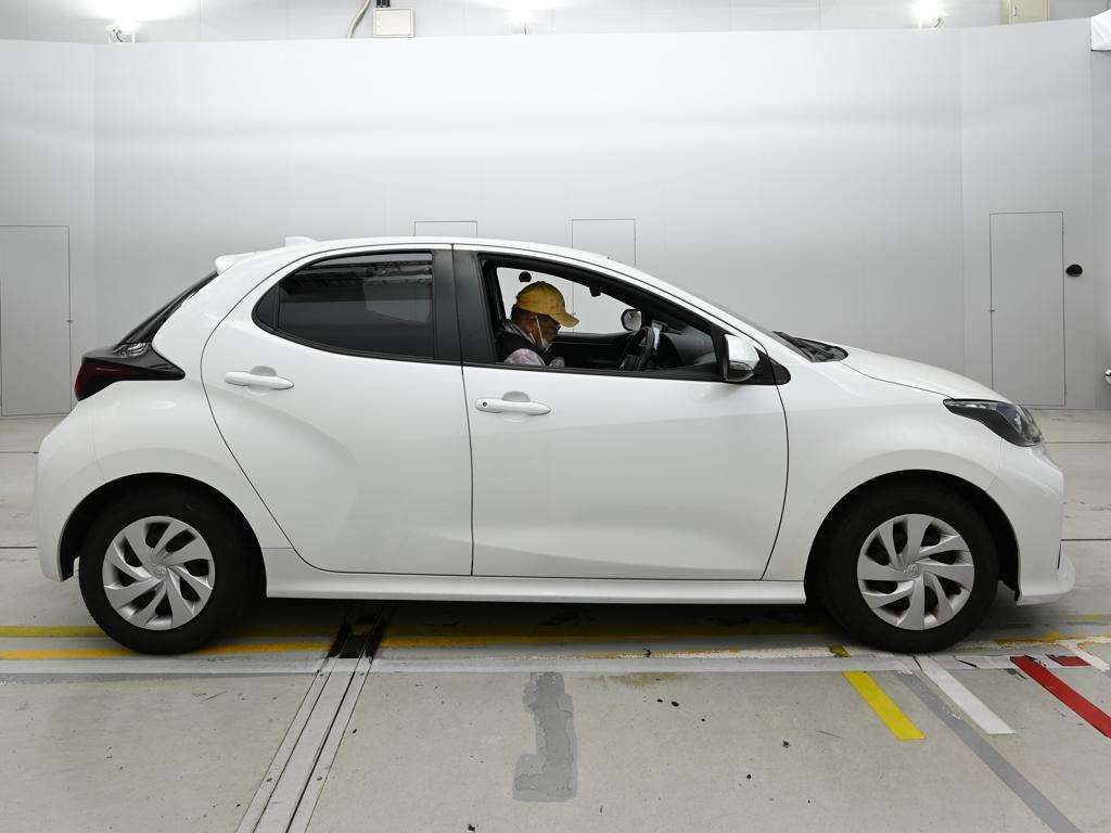 2022 Toyota Yaris X auction photo 3