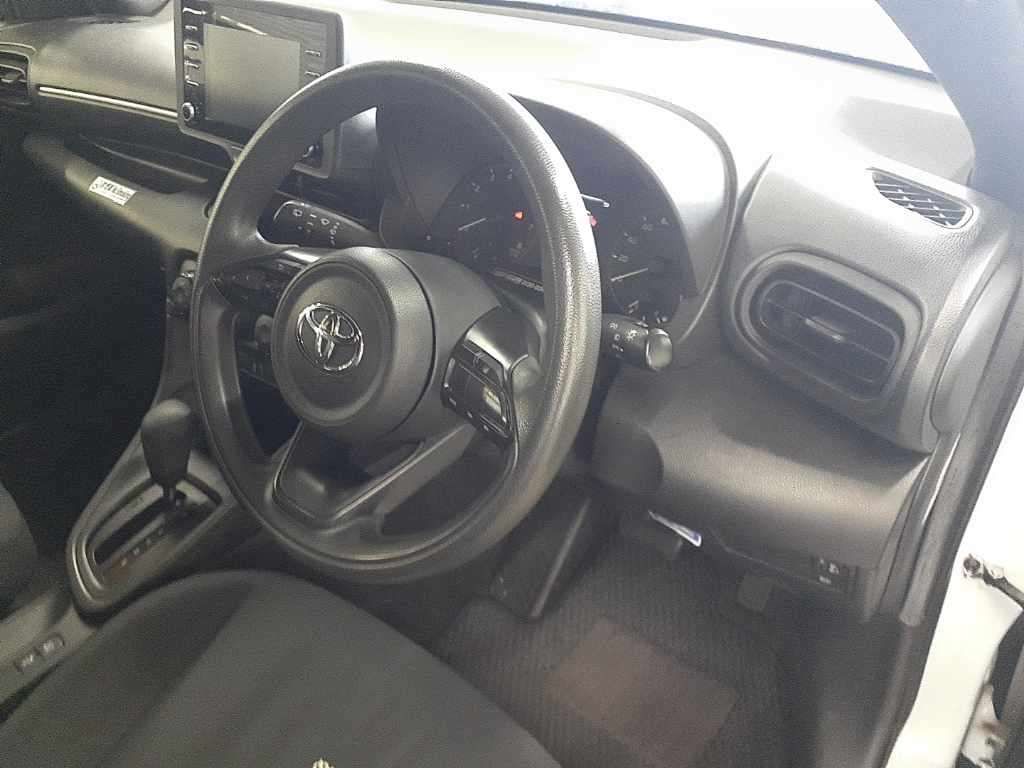 2022 Toyota Yaris X auction photo 9