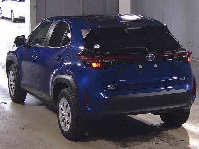 2022 Toyota Yaris Cross ハイブリッドX auction photo 2