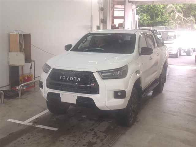 2023 Toyota Hilux Z GR SPORT auction photo 4