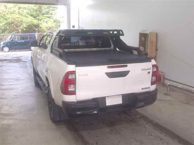 2023 Toyota Hilux Z GR SPORT auction photo 2