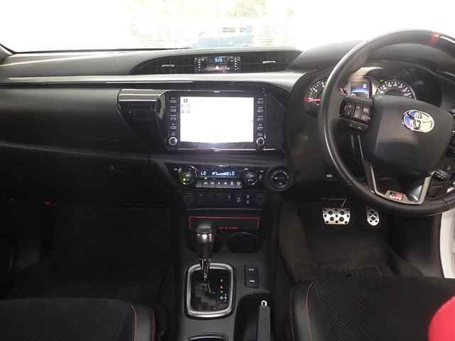2023 Toyota Hilux Z GR SPORT auction photo 6