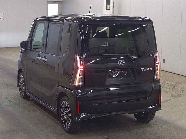 2025 Daihatsu Tanto Custom RS Limited auction photo 2