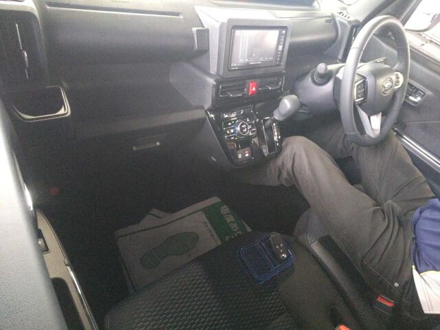 2025 Daihatsu Tanto Custom RS Limited auction photo 3