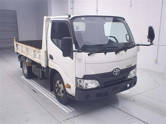 Japan Auction Vehicles 11 2017 Toyota Dyna ダンプ 3t auction photo