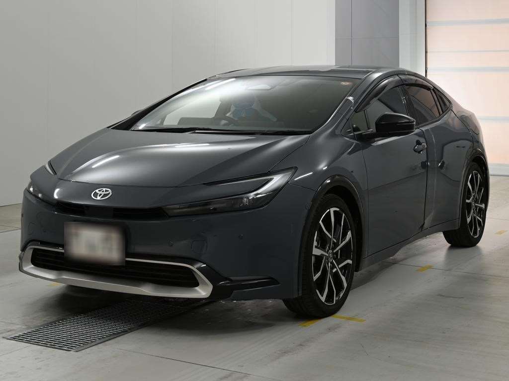 Japan Auction Vehicles 14 2023 Toyota Prius PHEV Z auction photo