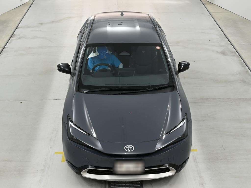 2023 Toyota Prius PHEV Z auction photo 7