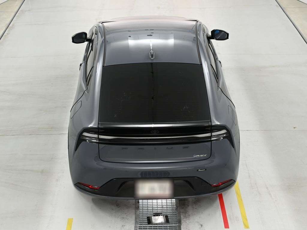 2023 Toyota Prius PHEV Z auction photo 8