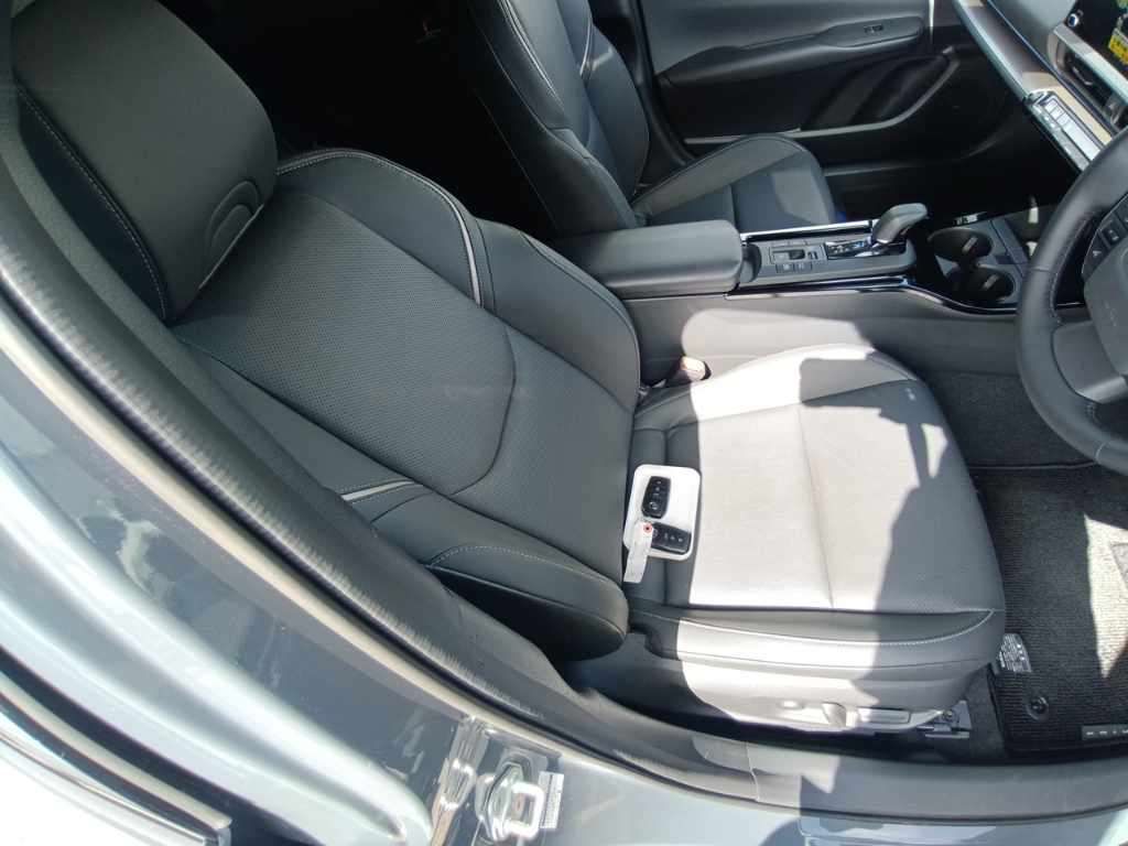 2023 Toyota Prius PHEV Z auction photo 10