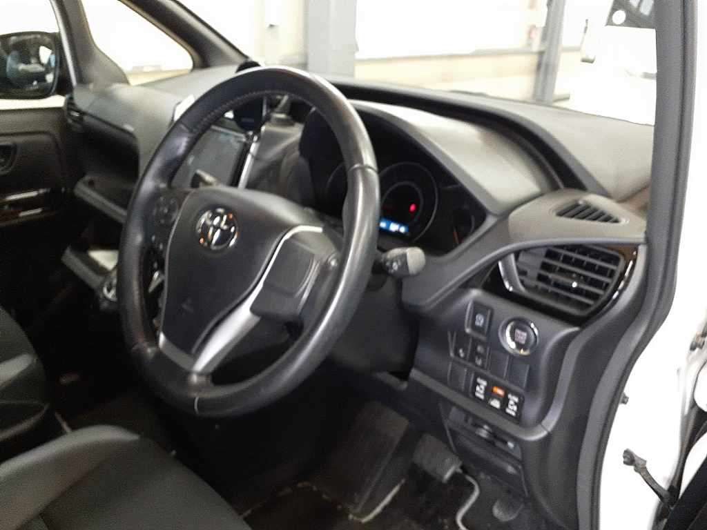 2019 Toyota Noah Si ダブルバイビー2 auction photo 9