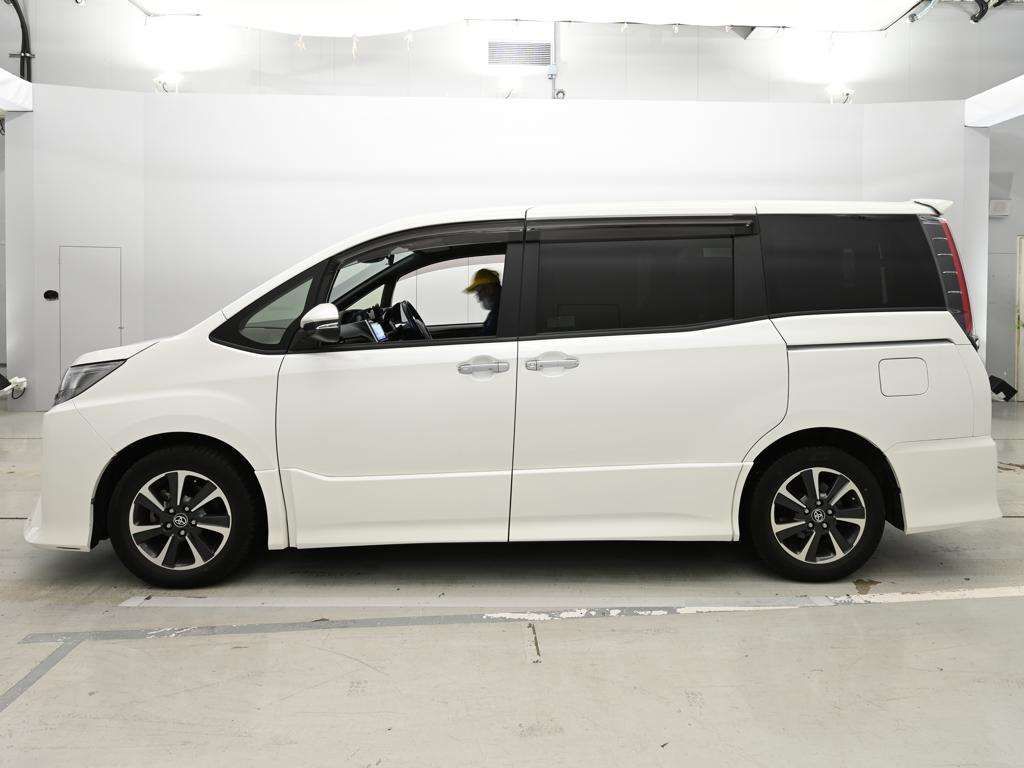 2019 Toyota Noah Si ダブルバイビー2 auction photo 4
