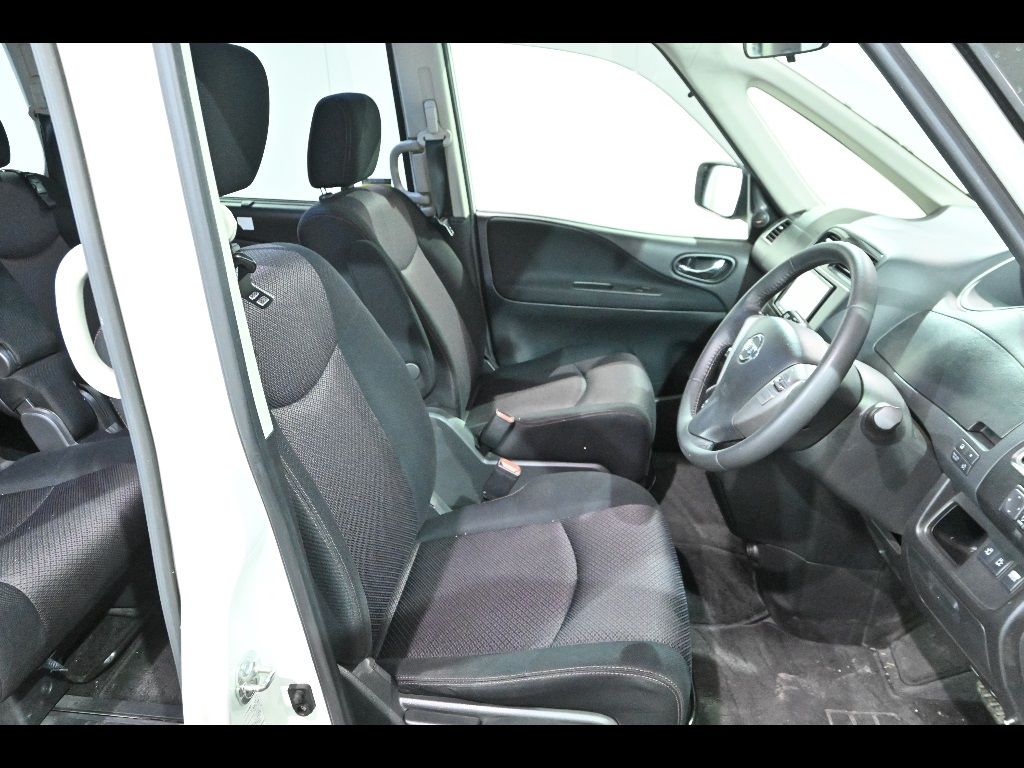 2013 Nissan Serena ハイウェイスターSハイブリッド auction photo 6