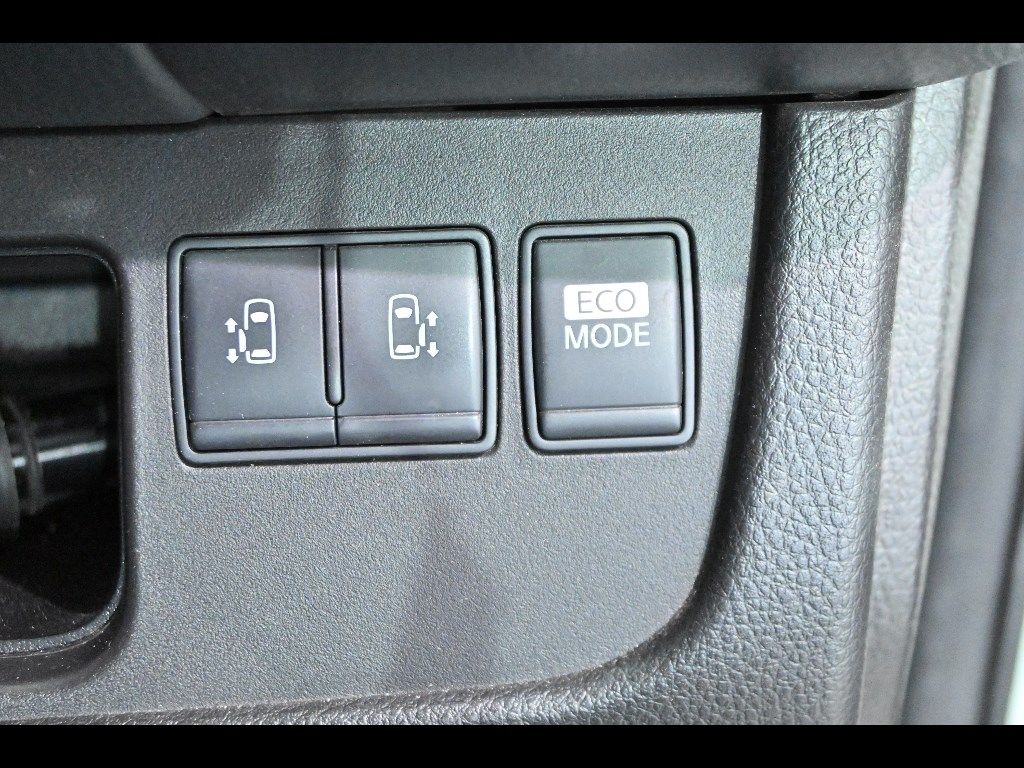 2013 Nissan Serena ハイウェイスターSハイブリッド auction photo 11