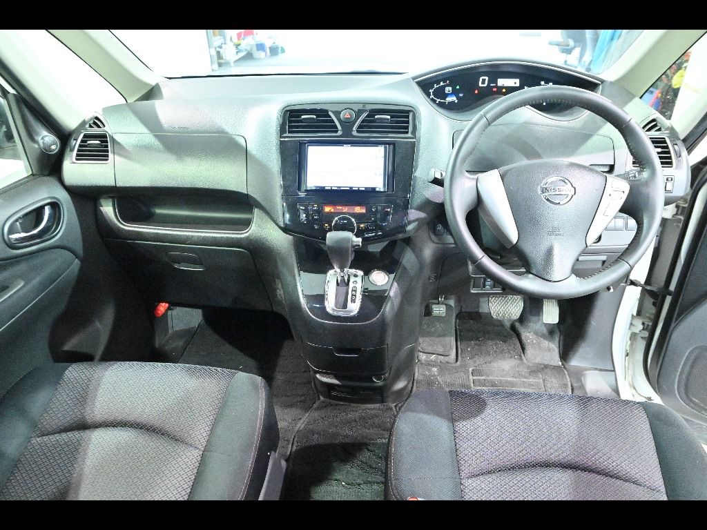 2013 Nissan Serena ハイウェイスターSハイブリッド auction photo 3