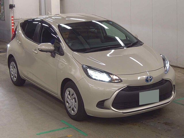 2024 Toyota Aqua G Japan auction vehicle