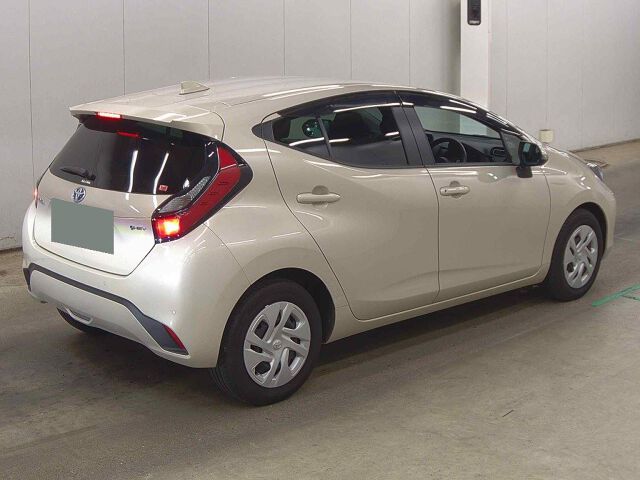 2024 Toyota Aqua G auction photo 5