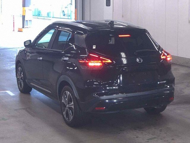 2021 Nissan Kicks X auction photo 2