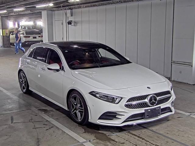 2019 Mercedes-Benz A 200 d AMGライン Japan auction vehicle