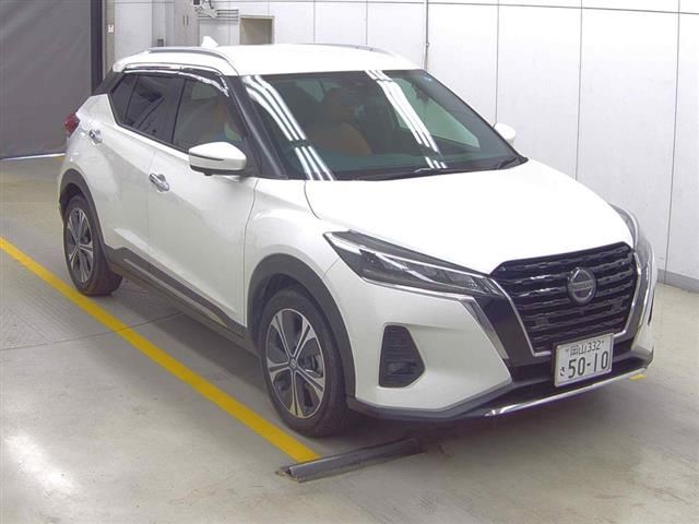 2022 Nissan Kicks X Two-tone interior Japan auction vehicle