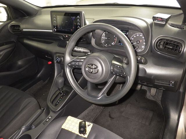 2023 Toyota Yaris X auction photo 3