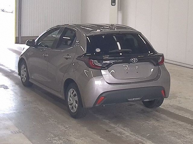 2023 Toyota Yaris X auction photo 2