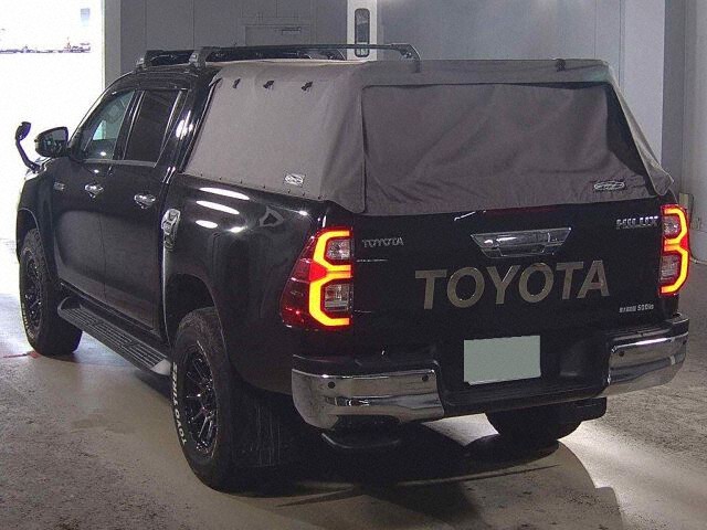 2023 Toyota Hilux Z 4WD auction photo 2