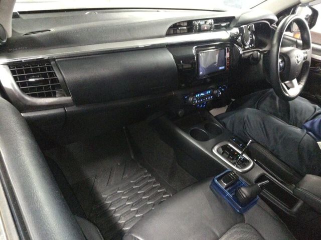 2023 Toyota Hilux Z 4WD auction photo 6