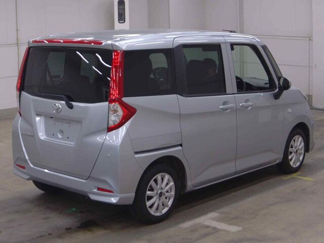 2022 Toyota Roomy X 4WD auction photo 5