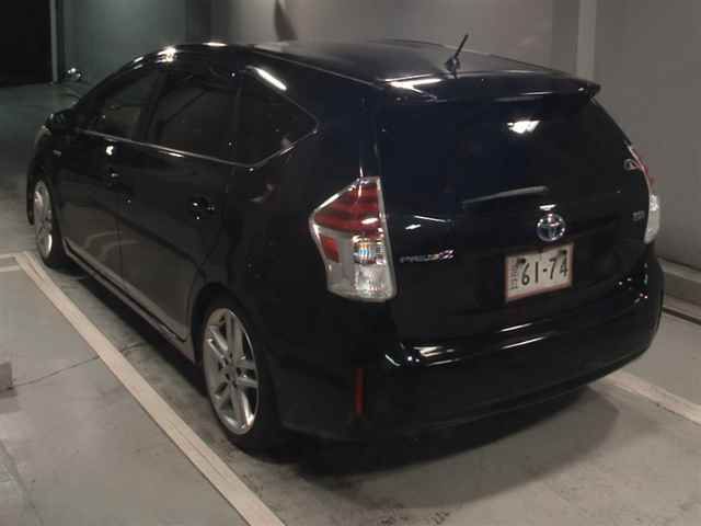 2015 Toyota Prius Alpha S auction photo 2