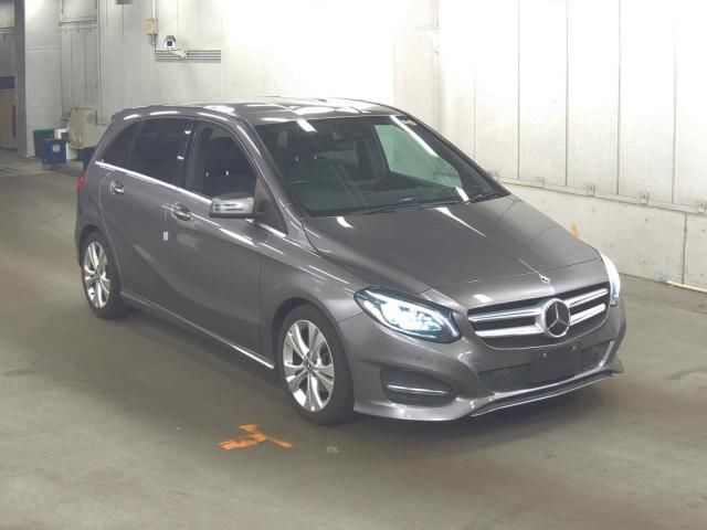 Japan Auction Vehicles 5 2017 Mercedes-Benz B 180 Radar Safety P auction photo