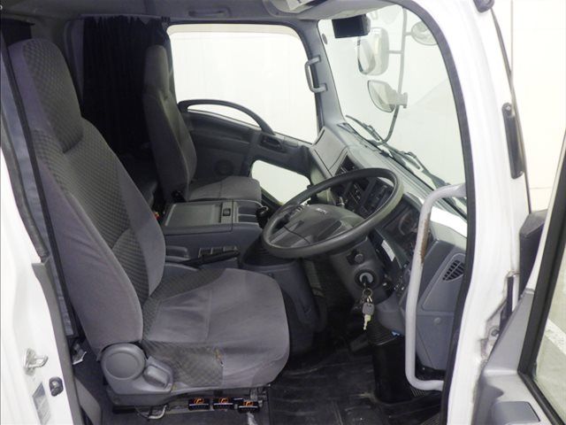 2018 Isuzu Forward ウィング auction photo 6