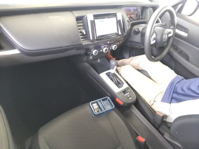 2020 Honda Fit EHEVベーシック auction photo 3