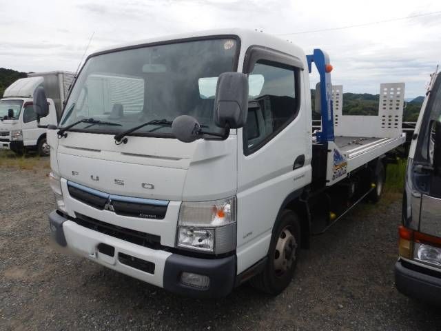 Japan Auction Vehicles 7 2020 Mitsubishi Fuso Canter Carrier auction photo